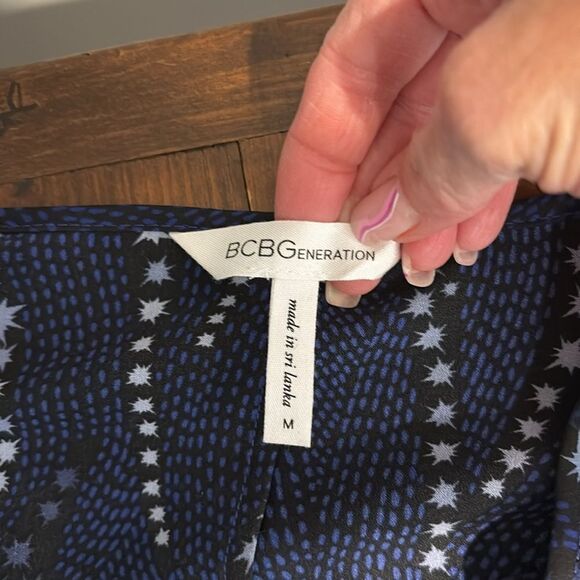 BCBGENERATION Long-Sleeve Twist-Front Peplum Top Size M - Picture 10 of 13